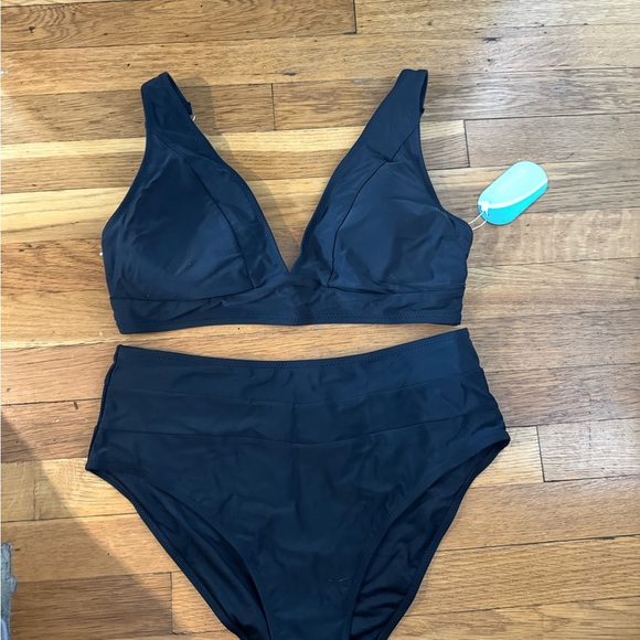 Women's Black Bikini Set - Picture 1 of 6
